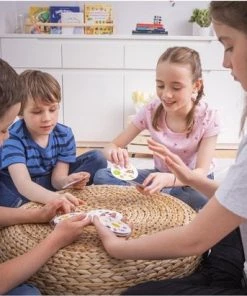 Merkloos Spellenbundel - 2 Stuks - Dobble Classic & Nightmare Horror Adventures 9 Merkloos Spellenbundel - 2 Stuks - Dobble Classic & Nightmare Horror Adventures -Exporteren spellen-voor winkel 550x411 5