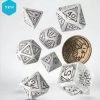 Q Workshop Witcher Polydice Set - Geralt, The White Wolf -Exporteren spellen-voor winkel 550x578