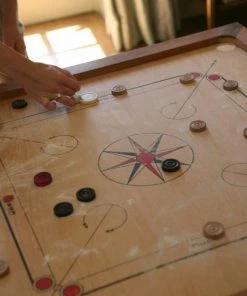 MeesterSpel Carrom Set - 7 Kg, Topspel Uit Azie, - Uit ECO Hout, Met Transsporttas Voor De Stukken - India - Compleet 74x74cm Bord -Exporteren spellen-voor winkel 550x825 10